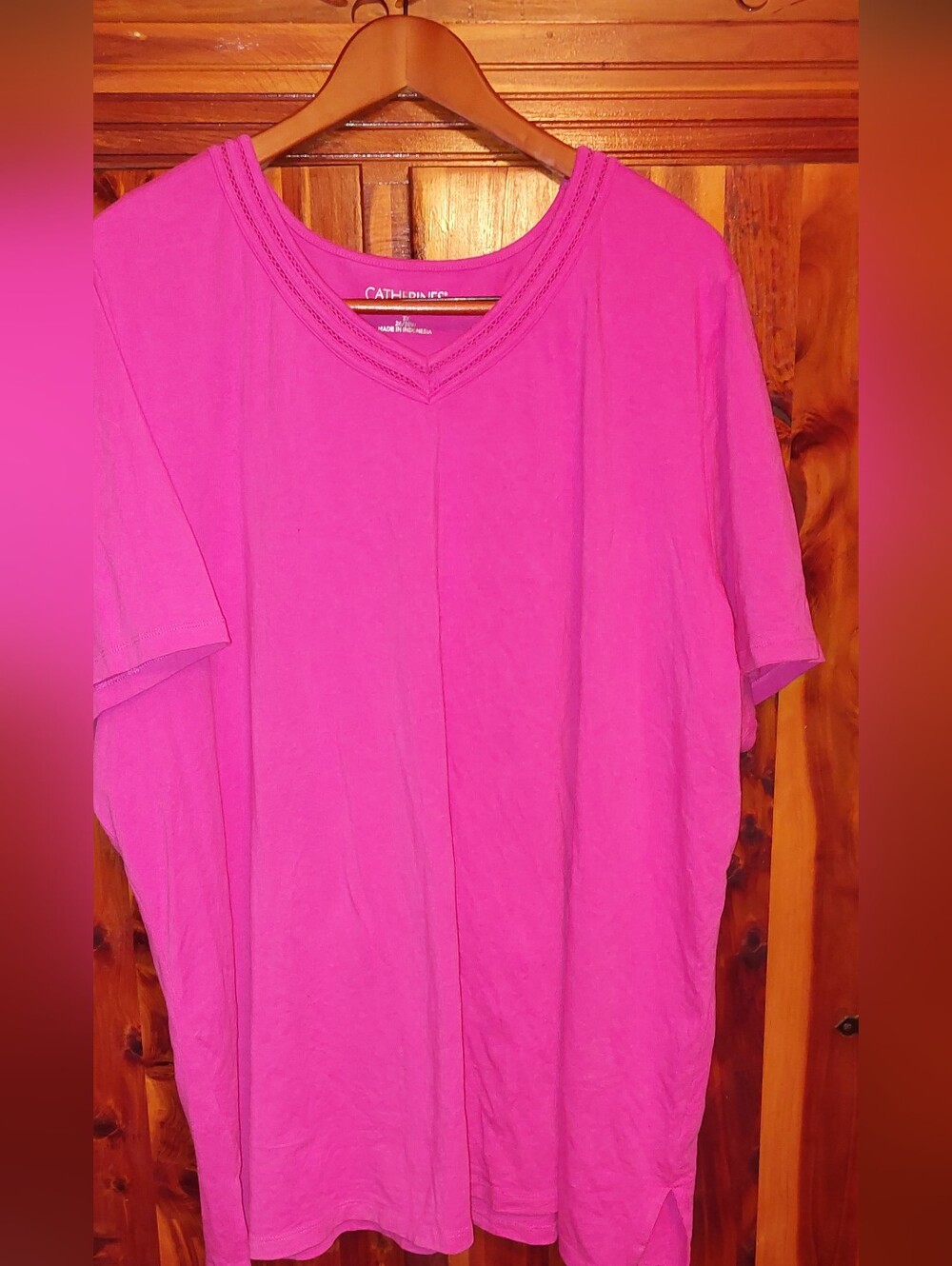 Catherines Bright Pink Short Sleeve V-Neck Tee With embroidery